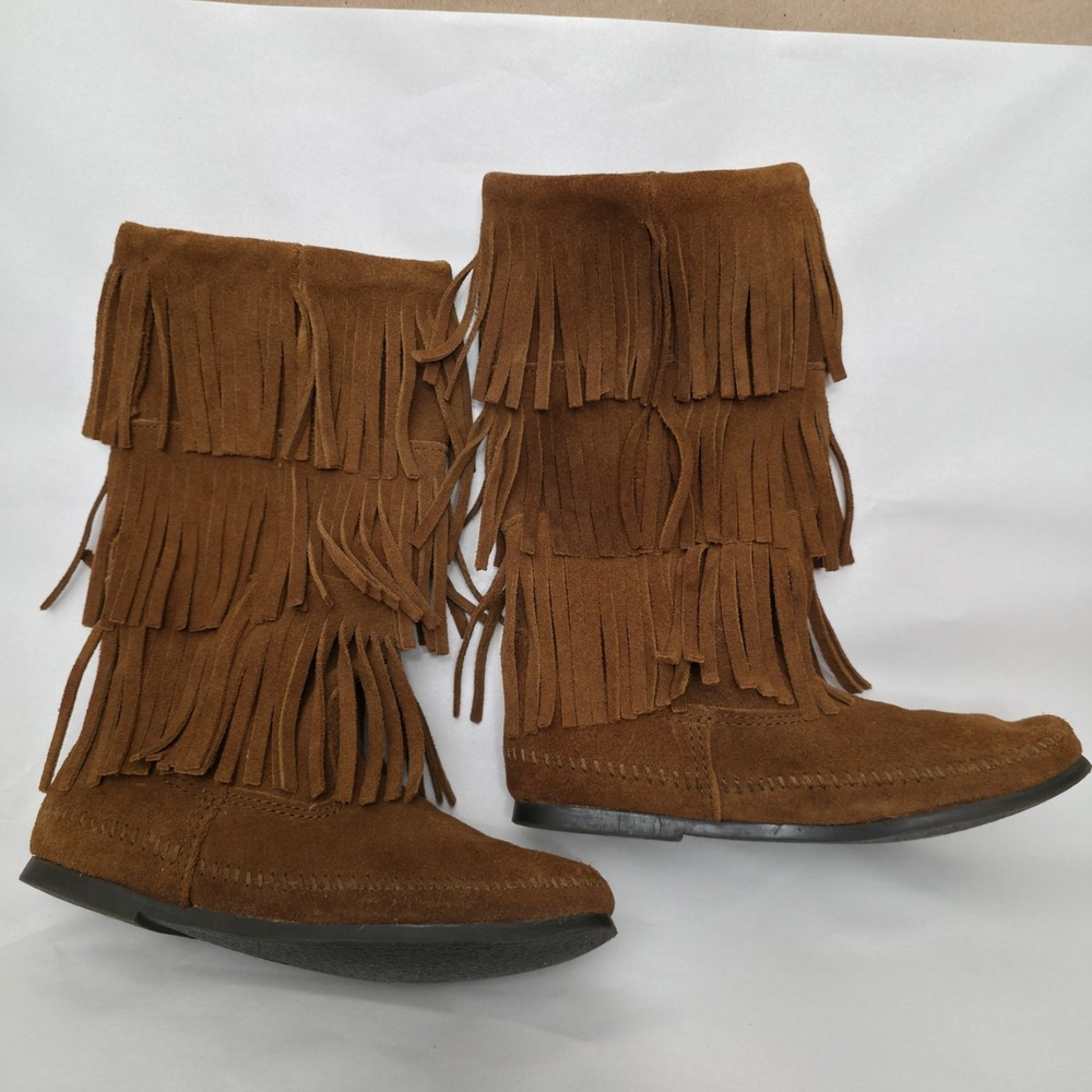 Minnetonka (Sz 7) Suede woman's boots 3 Layer Moc